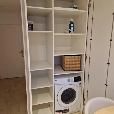 Core Mirrorview- Breakfast At Lussemburgo