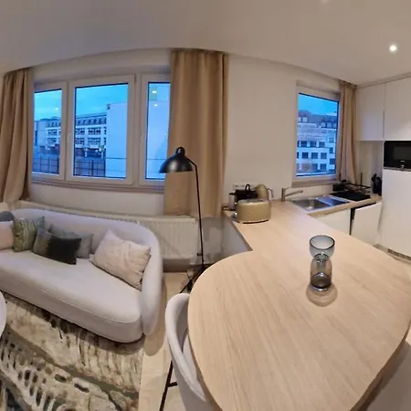 Core Mirrorview-parking And Breakfast Apartment