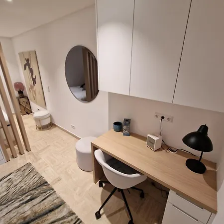 Core Mirrorview-parking And Breakfast