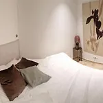 Core Mirrorview- Breakfast At Apartment *