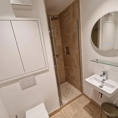 Core Mirrorview-parking And Breakfast * Luxemburg