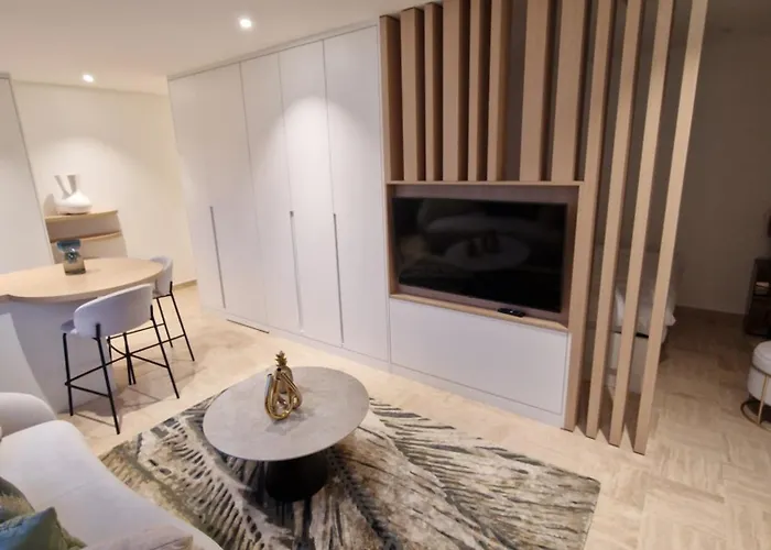 Apartment Core Mirrorview-parking And Breakfast